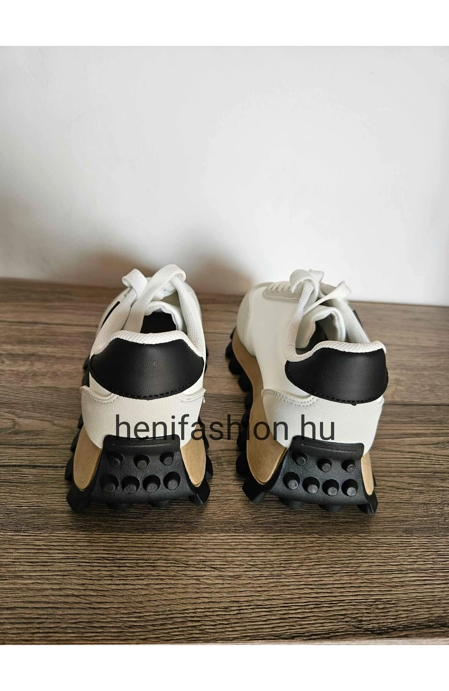 Flower sneaker